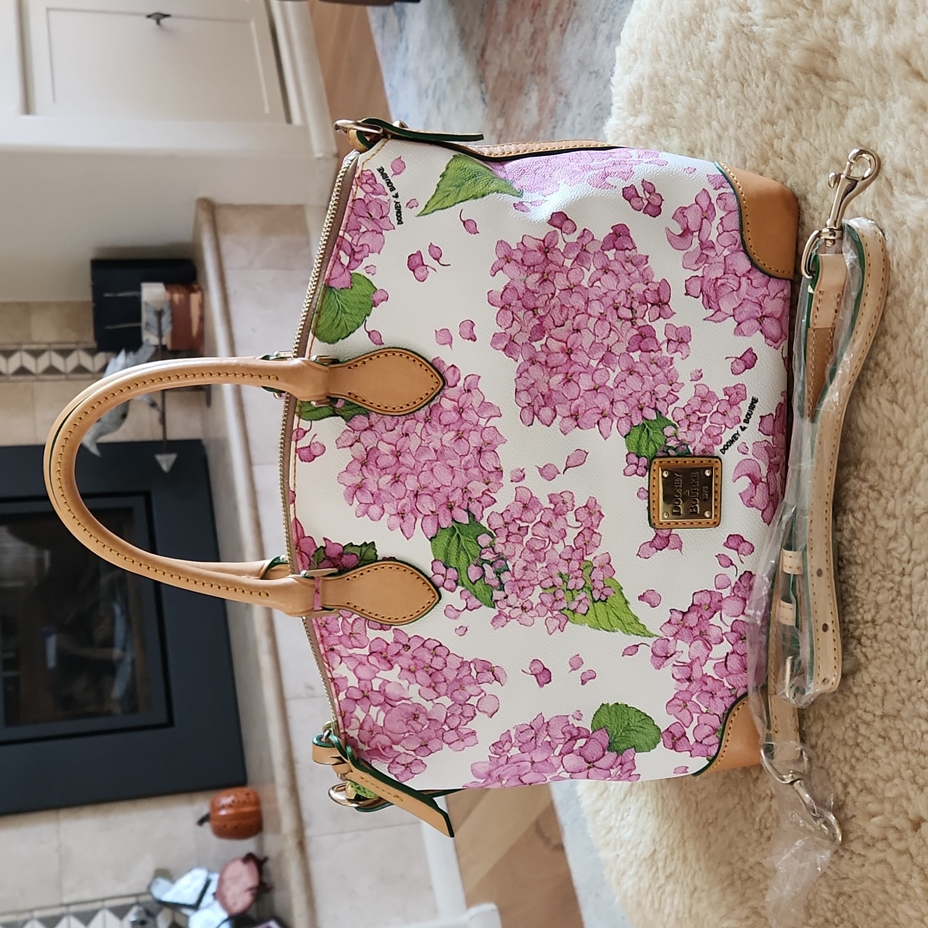 Gorgeous Dooney & Bourke Pink Hydrangea Satchel